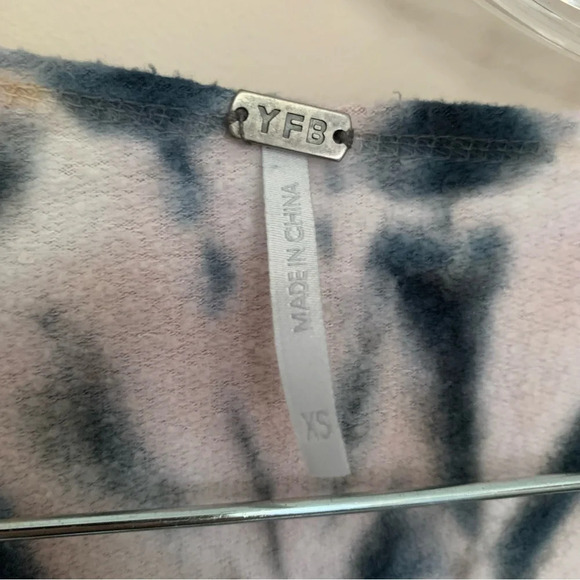 Young Fabulous  & Broke Tie Dye Off The Shoulder Oversized Sweater XS - Picture 3 of 10